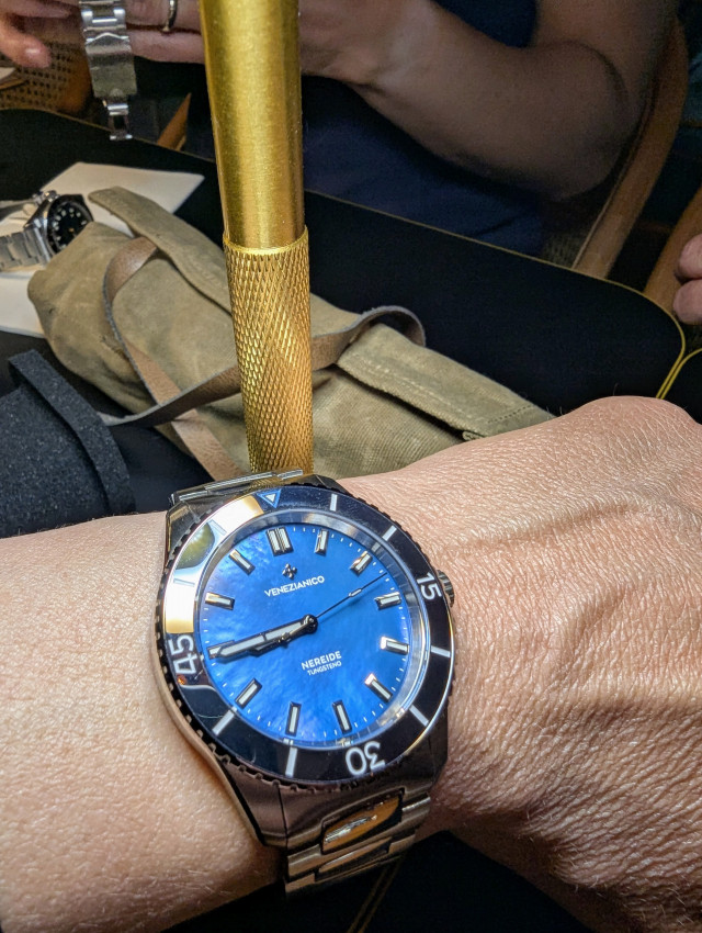 98053