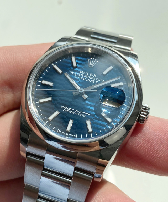 rolex 126200 datejust 2021 blue riffle dial 9