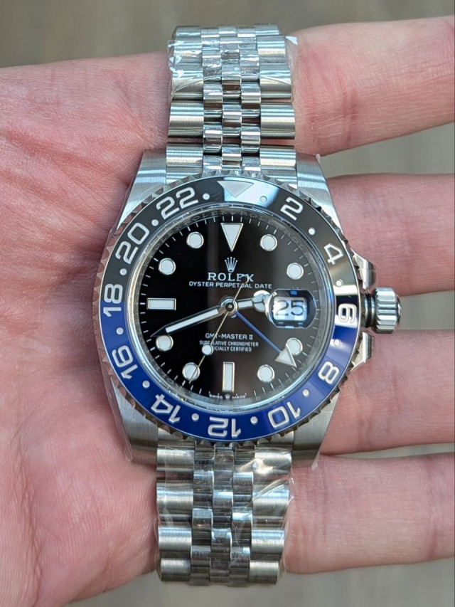 1000056744