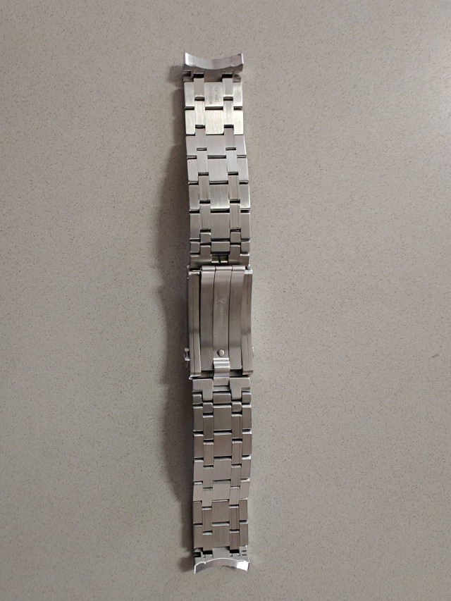 1000370207