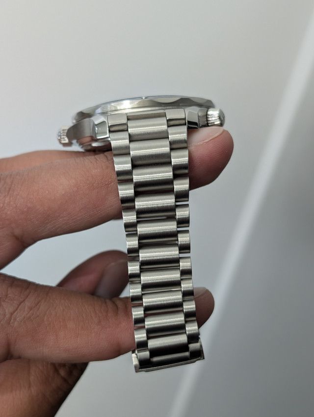 1000052366