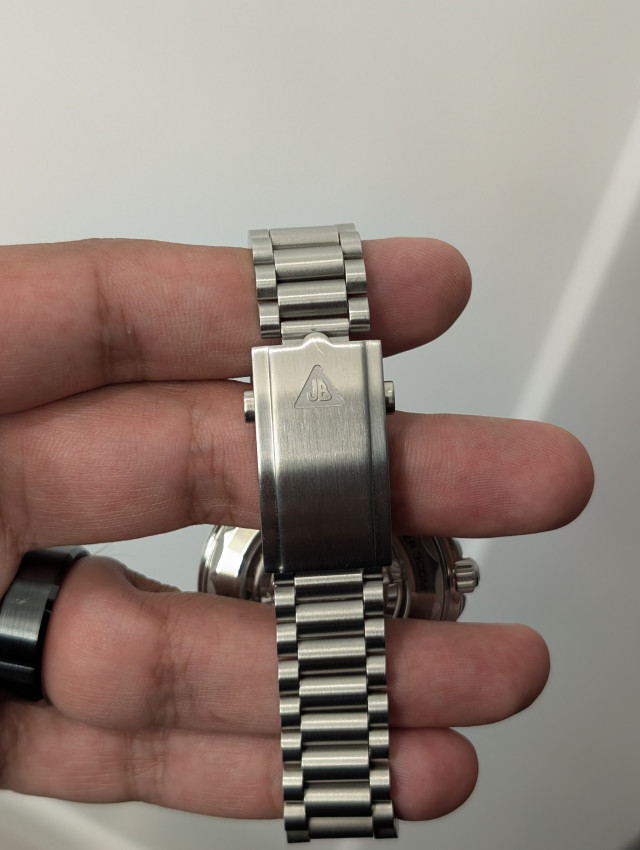 1000052365