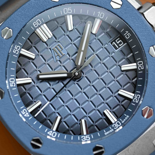 Audemars Piguet Royal Oak Offshore Selfwinding 43mm Time and Date Rubber Bezel 15605SK Calibre 4302 