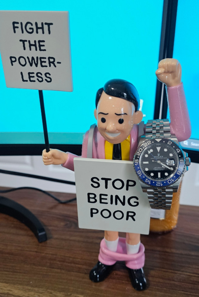 1000007933