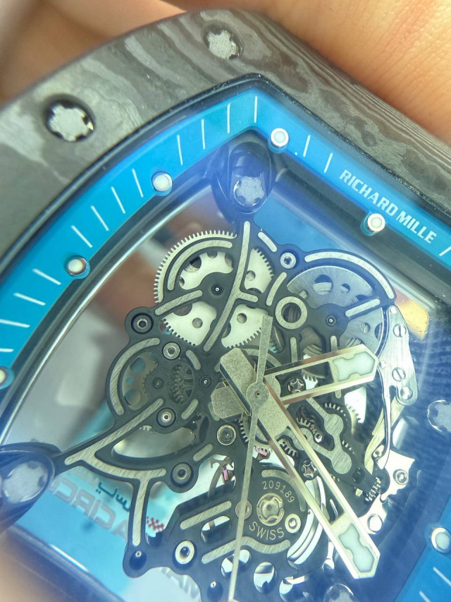 1000049136