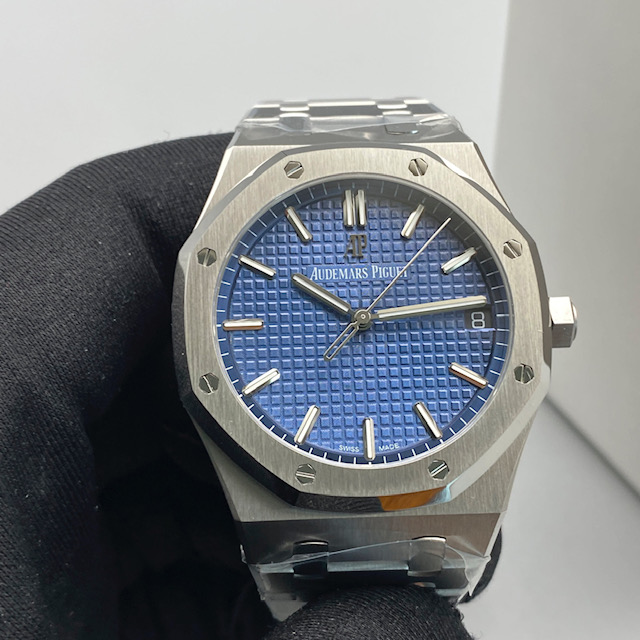 15500 discount blue dial