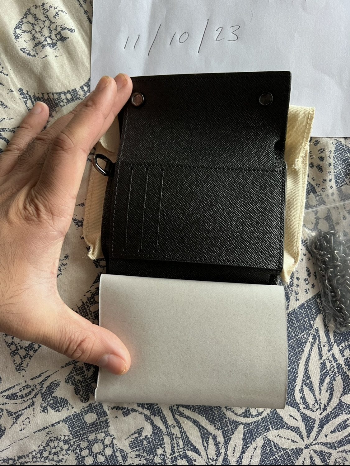 Part 2 - Louis Vuitton - Replica Accessories (Wallets, Belts, Keychains,  Gloves, Pouch etc)