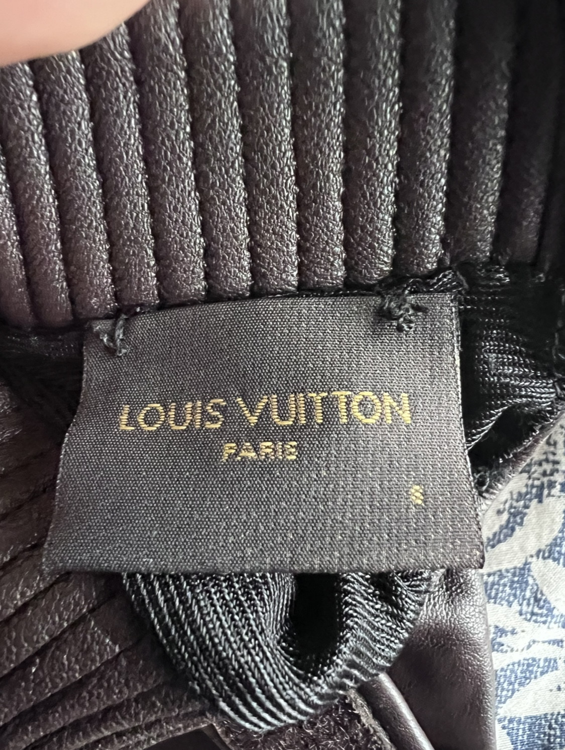 Part 2 - Louis Vuitton - Replica Accessories (Wallets, Belts, Keychains,  Gloves, Pouch etc)