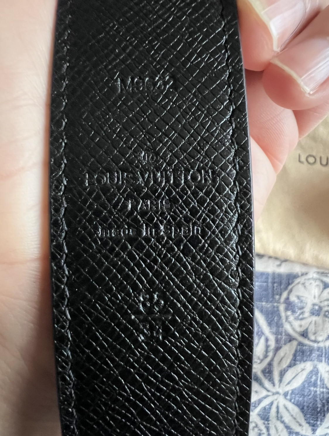 Part 1 - Louis Vuitton - Replica Accessories (Wallets, Belts, Keychains,  Gloves, Pouch etc)