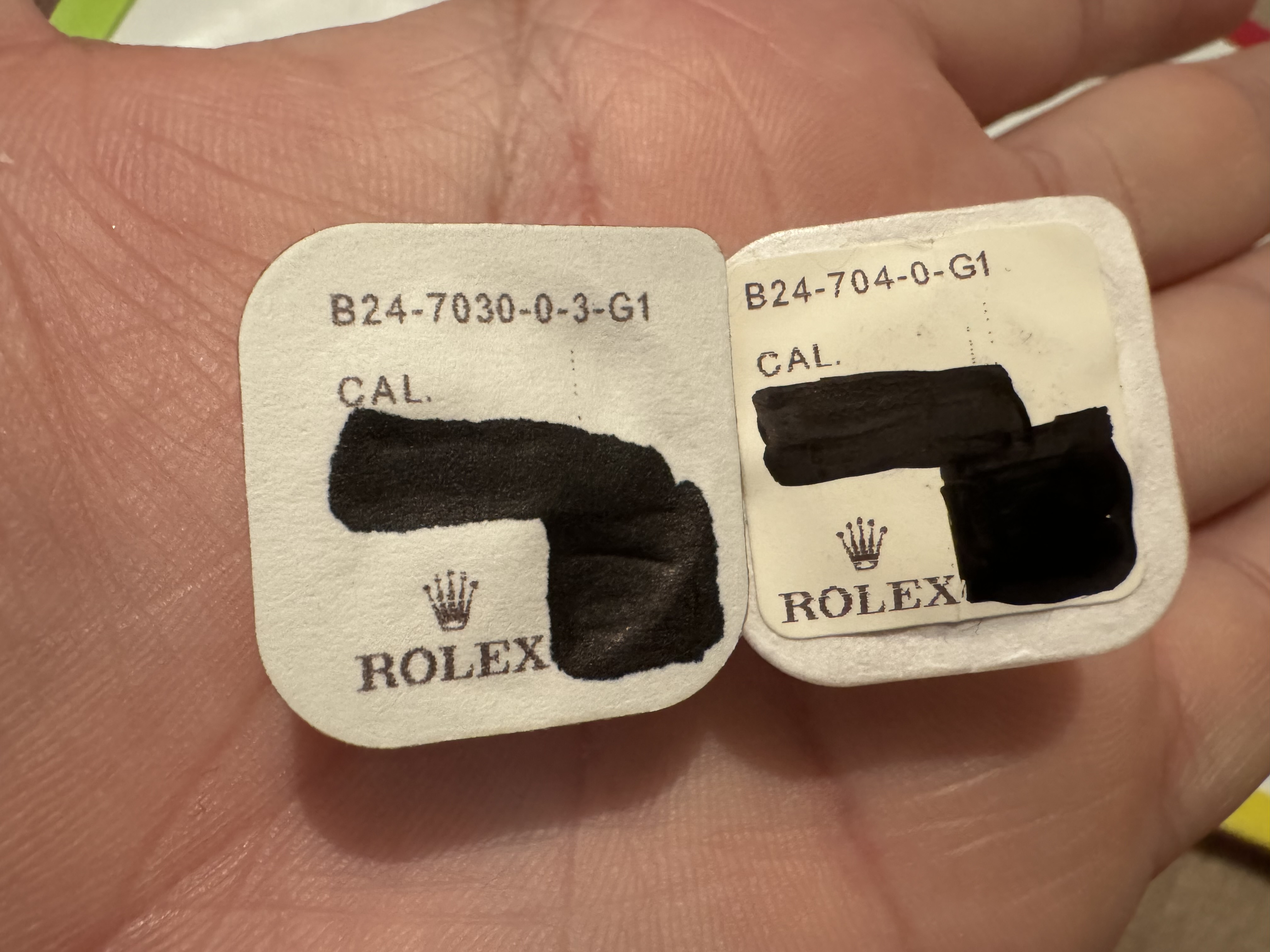 sold-gen-rolex-crown-b24-704-0-g1-tube-7030-new-in-blister
