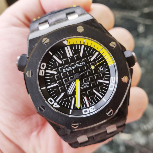 audemars piguet ap diver carbon yellow rare 15706 1544057215 061b52480