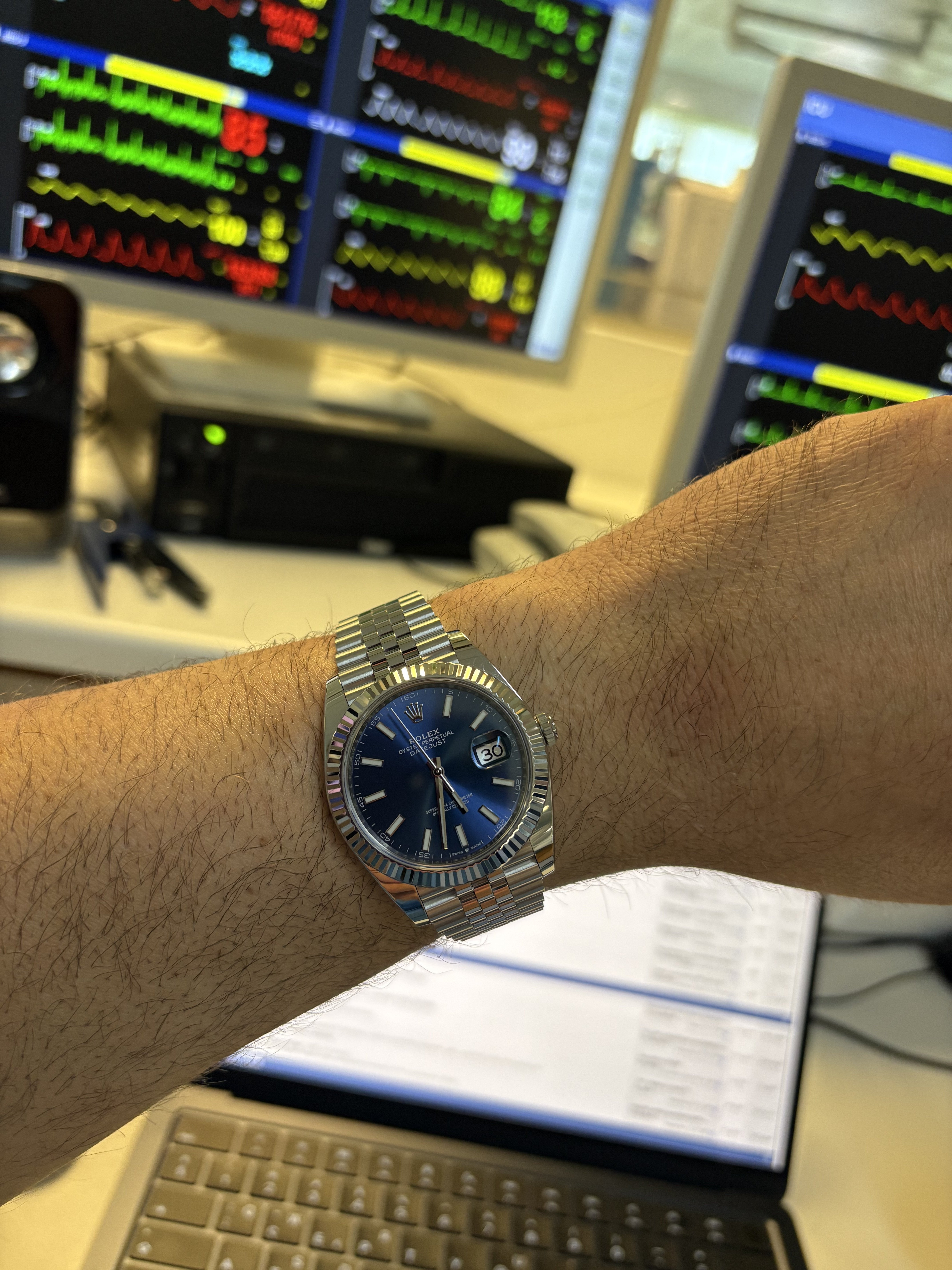 ff5a7fe87c5f019a4070b7c335d85bc3.jpeg" border="0