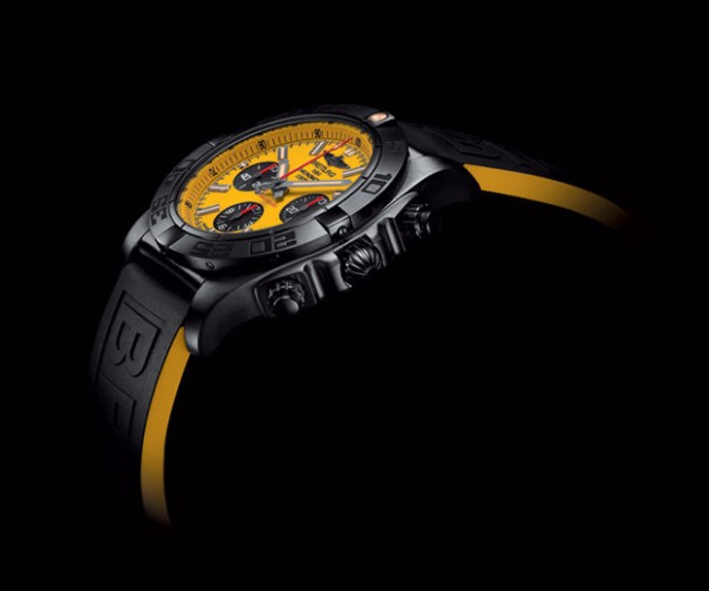 Chronomat 44 Blacksteel Special Edition 02 660x550