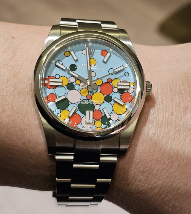 1000821977