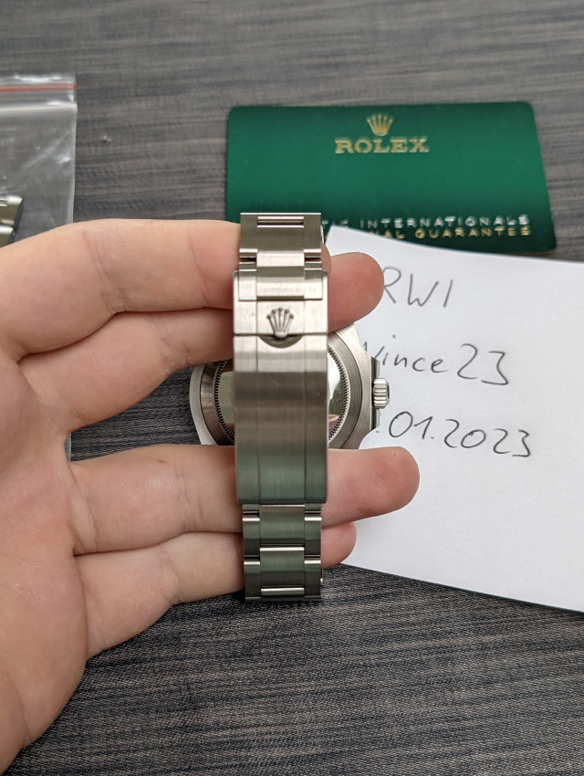 zcTr6J.jpg