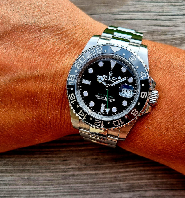 116710LN 01