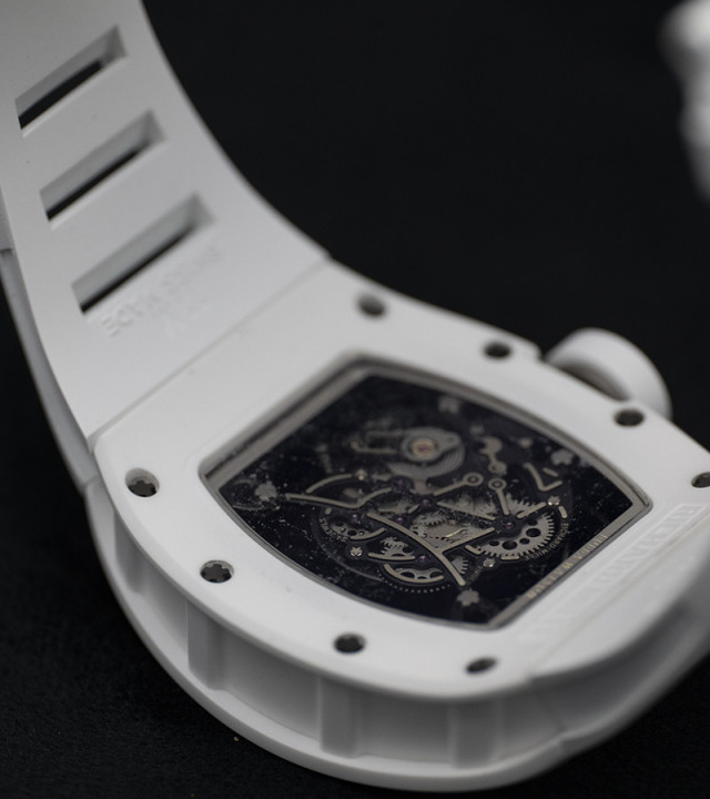 zox8j3.jpg